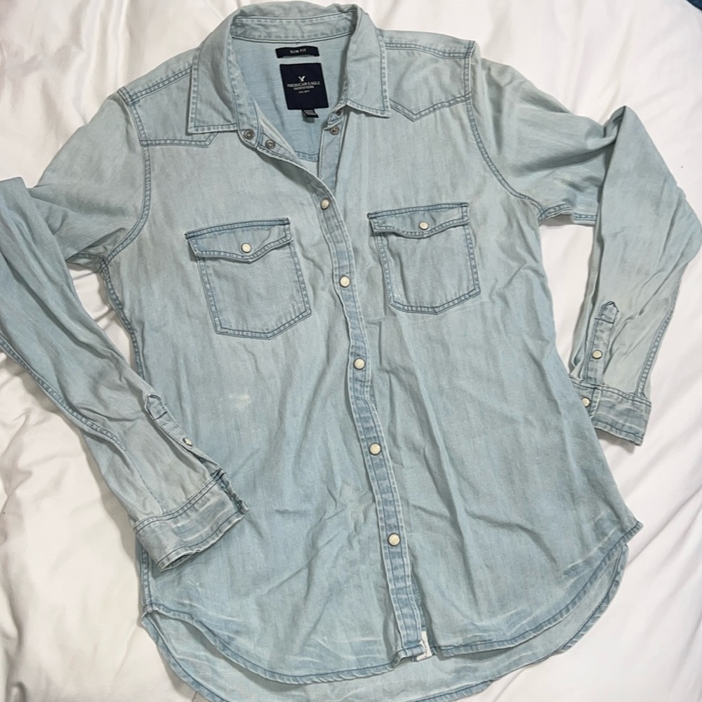 American Eagle Chambray Button Up